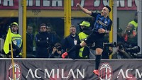 Ekspresi Lautaro Martinez selepas menjebol gawang Milan via titik putih pada menit ke-67. (Foto: Daniele Mascolo/Reuters)