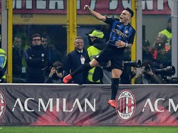 Ekspresi Lautaro Martinez selepas menjebol gawang Milan via titik putih pada menit ke-67. (Foto: Daniele Mascolo/Reuters)