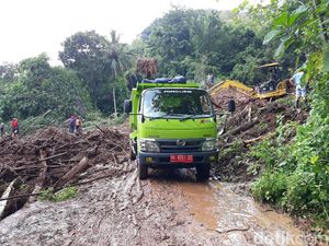 BPBD Masih Lakukan Pencarian 2 Korban Tertimbun Longsor di Bantul BPBD Masih Lakukan Pencarian 2 Korban Tertimbun Longsor di Bantul