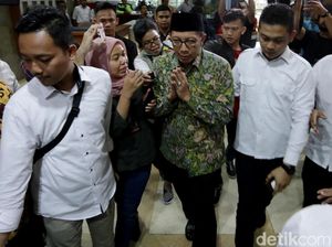Duit Ratusan Juta Disita KPK dari Laci Meja Menag Lukman Duit Ratusan Juta Disita KPK dari Laci Meja Menag Lukman