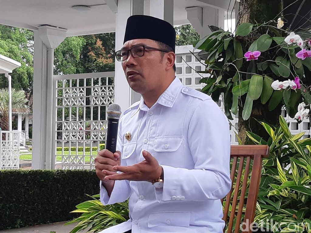 Uu Mangkir Jadi Saksi Sidang Bansos, Ridwan Kamil: Serahkan Pada Aturan Hukum Uu Mangkir Jadi Saksi Sidang Bansos, Ridwan Kamil: Serahkan Pada Aturan Hukum