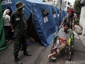 Begini Kondisi Warga Korban Kebakaran Krukut di Penampungan