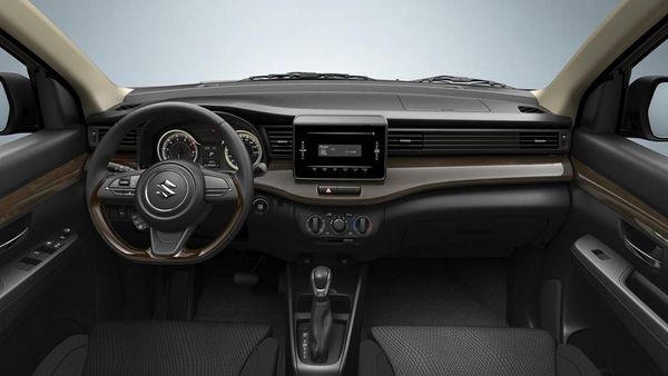 Interior Suzuki Ertiga Serba Hitam