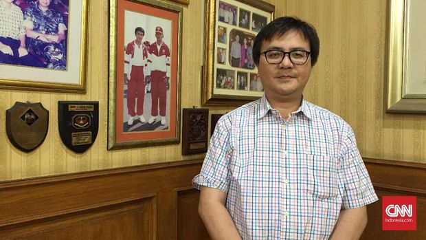 Leonard Kristianto, produser JK Records, label pertama Nike Ardilla.