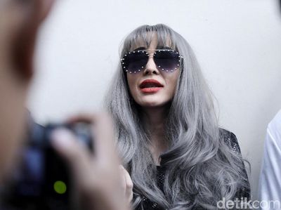  Cynthiara Alona Ternyata Foodies yang Doyan Banget Nasi Padang