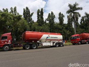 Polisi Tangkap Pembajak yang Bawa Mobil Tangki Pertamina ke Istana! Polisi Tangkap Pembajak yang Bawa Mobil Tangki Pertamina ke Istana!