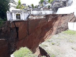 Melihat Lagi Dampak Banjir dan Longsor yang Melanda Bantul Melihat Lagi Dampak Banjir dan Longsor yang Melanda Bantul