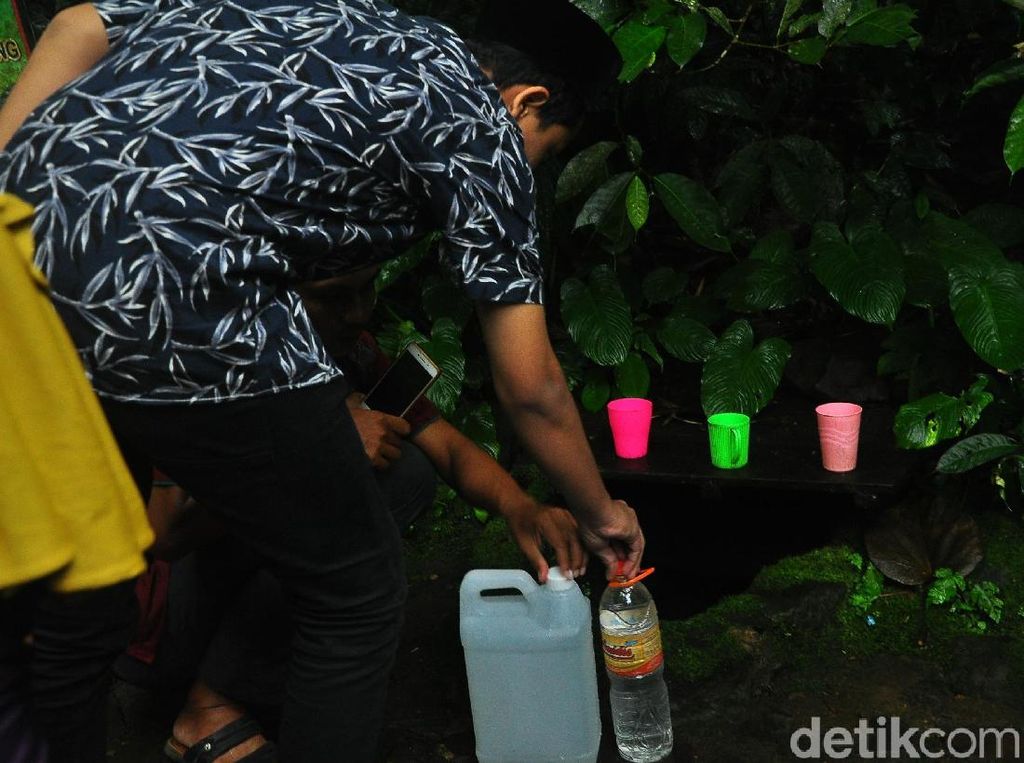 Mata Air Soda Kudus Ini Dipercaya Bisa Sembuhkan Penyakit Mata Air Soda Kudus Ini Dipercaya Bisa Sembuhkan Penyakit