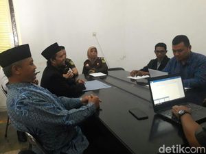Ustaz yang Fitnah Pemerintah Legalkan Zina Diperiksa Bawaslu Ustaz yang Fitnah Pemerintah Legalkan Zina Diperiksa Bawaslu