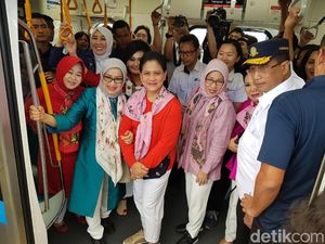 Didampingi Menhub, Iriana Jokowi dan Mufidah Kalla Jajal MRT Jakarta Didampingi Menhub, Iriana Jokowi dan Mufidah Kalla Jajal MRT Jakarta
