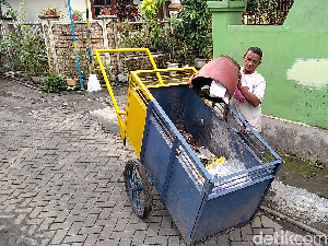 Tukang Sampah di Malang yang Nyaleg Yakin Bakal Terpilih