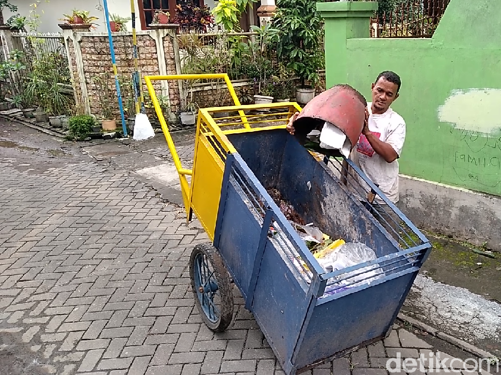 Tukang Sampah di Malang yang Nyaleg Yakin Bakal Terpilih Tukang Sampah di Malang yang Nyaleg Yakin Bakal Terpilih