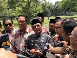 Ketum FBR Tak Bakal Pecat Anggota Pose 2 Jari Saat Deklarasi Pro-Jokowi