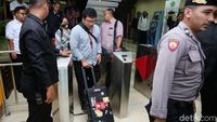 KPK Amankan 2 Koper Dokumen dari Kantor Menag