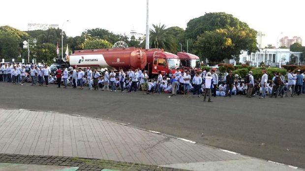 Mobil Tangki Dibawa Demo ke Istana, Pertamina Sebut Dibajak