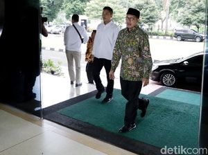 KPK Melacak Asal Uang di Laci Menteri Agama KPK Melacak Asal Uang di Laci Menteri Agama