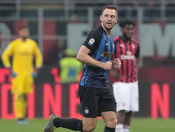 Cedera, De Vrij Lewatkan Laga Reuni Lawan Lazio