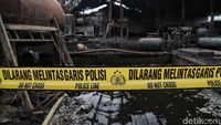 Gudang Air Mineral di PIK Hangus Terbakar