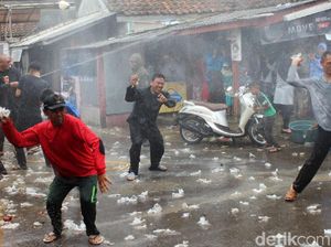 Keseruan Perang Susu dan Kopi Luwak Turunkan Tensi Pilpres Keseruan Perang Susu dan Kopi Luwak Turunkan Tensi Pilpres