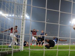 Gol Mateo Musacchio cuma menjadi penguat hasil akhir pertandingan. (Foto: Daniele Mascolo/Reuters)