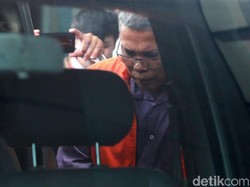 Jaksa KPK Tanya Pejabat PUPR: Anda Simpan Rp 1,3 M di Kamar Mandi?