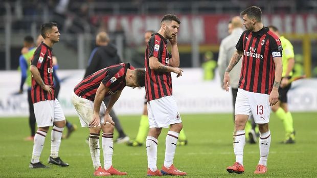 AC Milan hanya mampu finis di peringkat enam klasemen Liga Italia Serie A 2018/2019. (