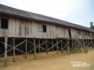 15 Rumah Adat Kalimantan dan Karakteristiknya, Kamu Perlu Tahu