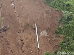 4 Tiang Roboh, 250 KK di Boyolali Tak Teraliri Listrik