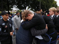 Aksi Larung Lilin Wujud Solidaritas Korban Penembakan New Zealand