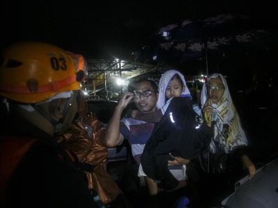 Warga Bantul Dievakuasi Akibat Banjir dan Tanah Longsor