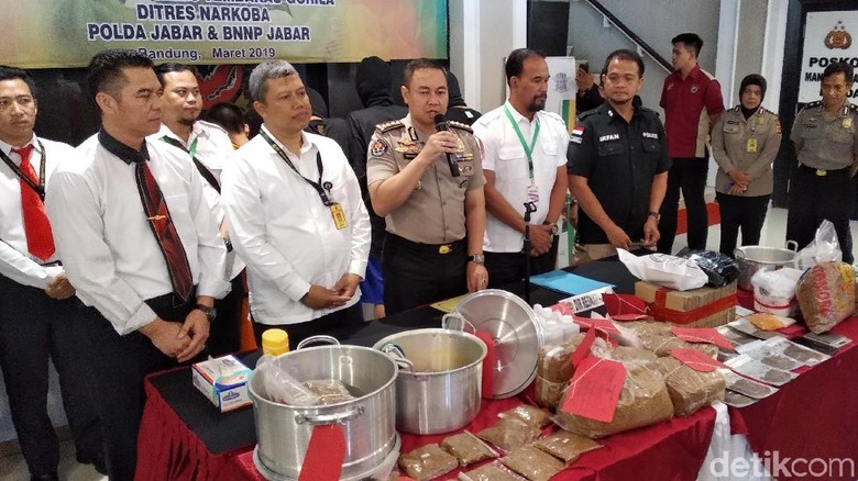 Racik Tembakau Gorila, 4 Pelajar di Bandung Dibekuk Polisi