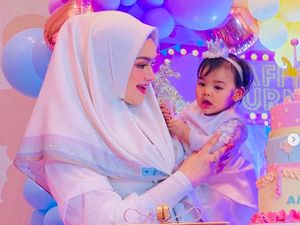 Untaian Doa Manis Siti Nurhaliza di Ultah Pertama Putrinya Untaian Doa Manis Siti Nurhaliza di Ultah Pertama Putrinya