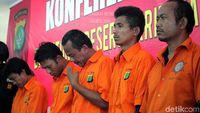 Tampang 5 Tersangka Pembajak Mobil Tangki Pertamina