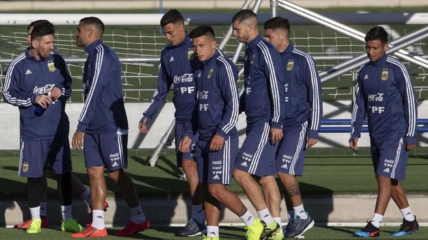 Paulo Dybala bermain bersama Lionel Messi di timnas Argentina.