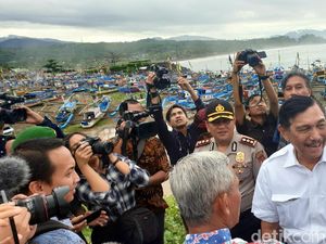 Datang ke Pantai Palabuhanratu, Luhut Dicurhati Nelayan