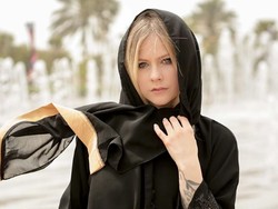 Avril Lavigne Akan Nikah ke-3 Kalinya dengan Mantan Bella Thorne