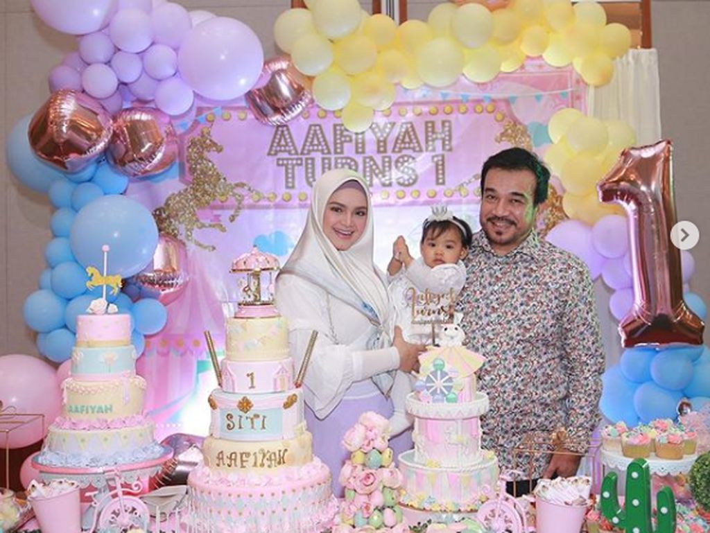 Melihat Kemewahan Siti Nurhaliza saat Rayakan Ulang Tahun Anaknya Melihat Kemewahan Siti Nurhaliza saat Rayakan Ulang Tahun Anaknya