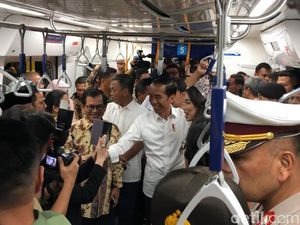Menhub Senang Jokowi dan Iriana Jajal MRT Jakarta