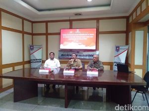 Kemendagri Jawab Tuduhan Kades Pakai Dana Desa untuk Beri Gelar Jokowi