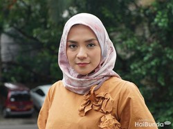 Suka Duka Enno Lerian Urus 3 Anak Balita Tanpa Pengasuh