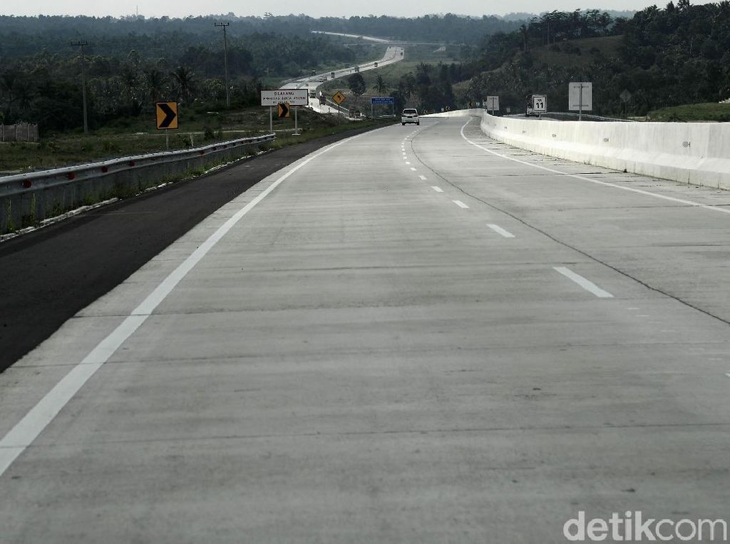 Ini Dia Tol Terpanjang Sekaligus Terkilat Pembangunannya di RI Ini Dia Tol Terpanjang Sekaligus Terkilat Pembangunannya di RI
