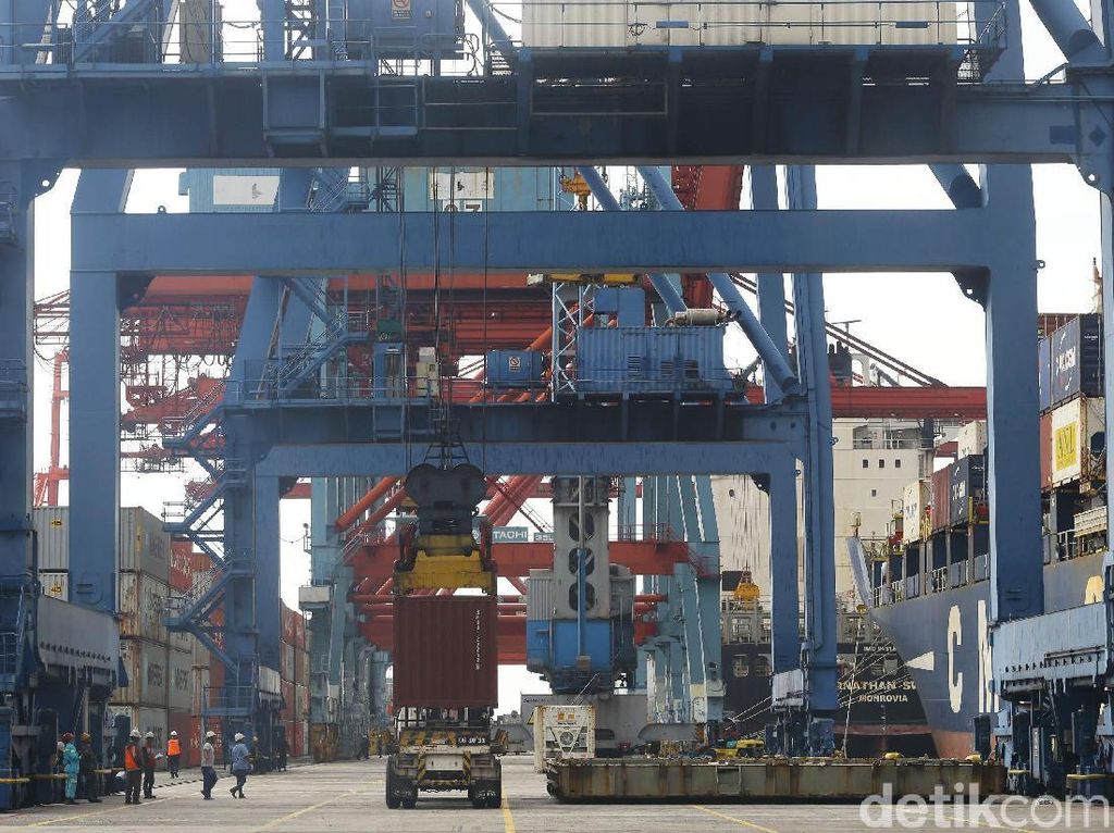 Jurus Pemerintah Dongkrak Investasi dari Pelabuhan hingga Bandara Jurus Pemerintah Dongkrak Investasi dari Pelabuhan hingga Bandara