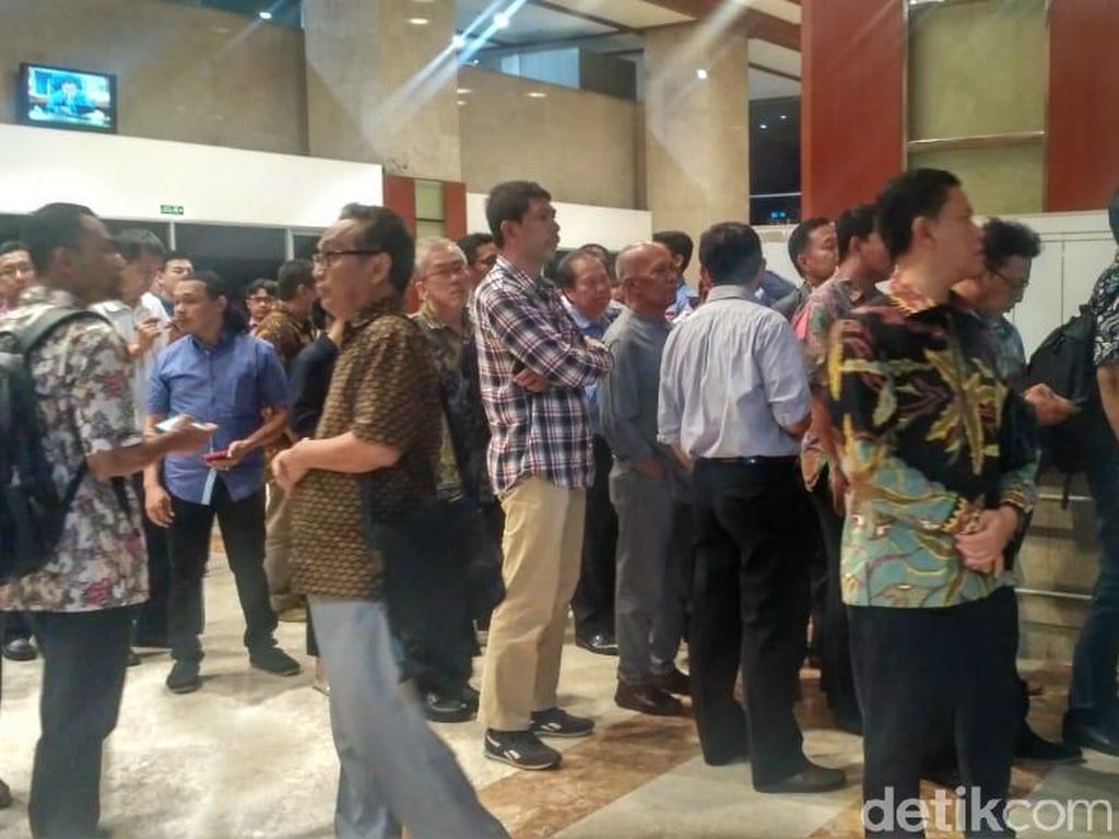 Sebelum Dimulai, Rapat DPR dan Pengusaha Tambang Ricuh Sebelum Dimulai, Rapat DPR dan Pengusaha Tambang Ricuh