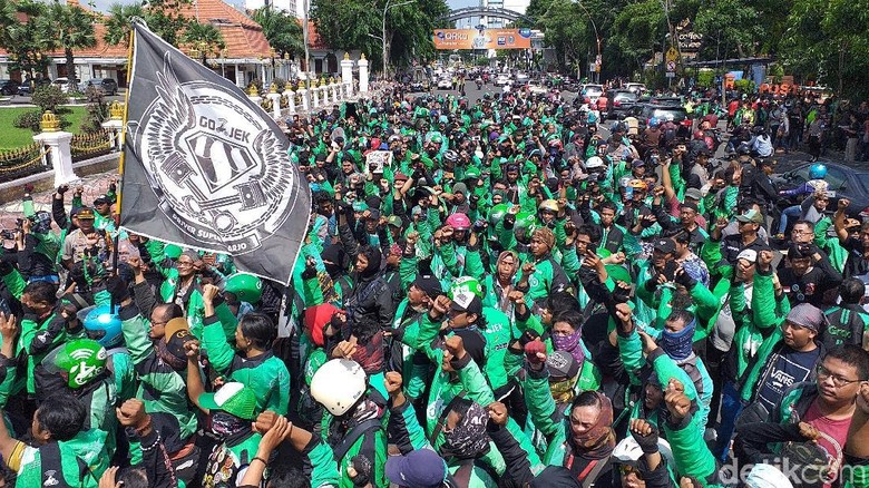 Datang ke Grahadi, Ojek Online Audiensi dengan Aplikator dan Pemprov