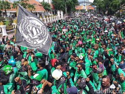 Datang ke Grahadi, Ojek Online Audiensi dengan Aplikator dan Pemprov