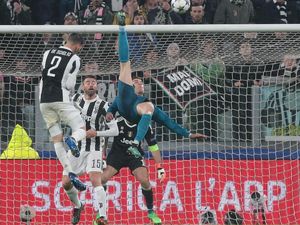 Messi dan Delapan Pemain yang Mendapat Standing Ovation dari Lawan