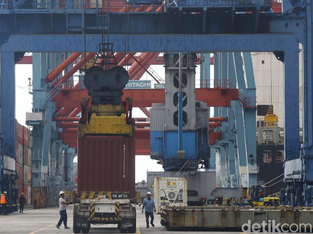 Target IPC di 2024: Tak Cukup Hanya Jadi Operator Pelabuhan Target IPC di 2024: Tak Cukup Hanya Jadi Operator Pelabuhan