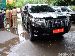 Walkot Serang Juga Pakai Mobil Dinas Rp 1,6 M