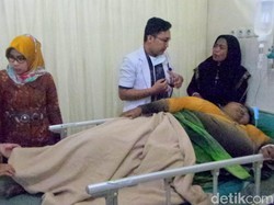 Cerita Pintu Rumah Dibobol Agar Perempuan Berbobot 200 Kg Bisa Dibawa ke RS