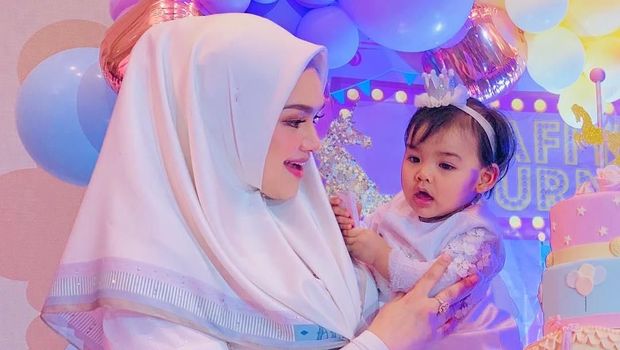 Siti Nurhaliza dan putrinya